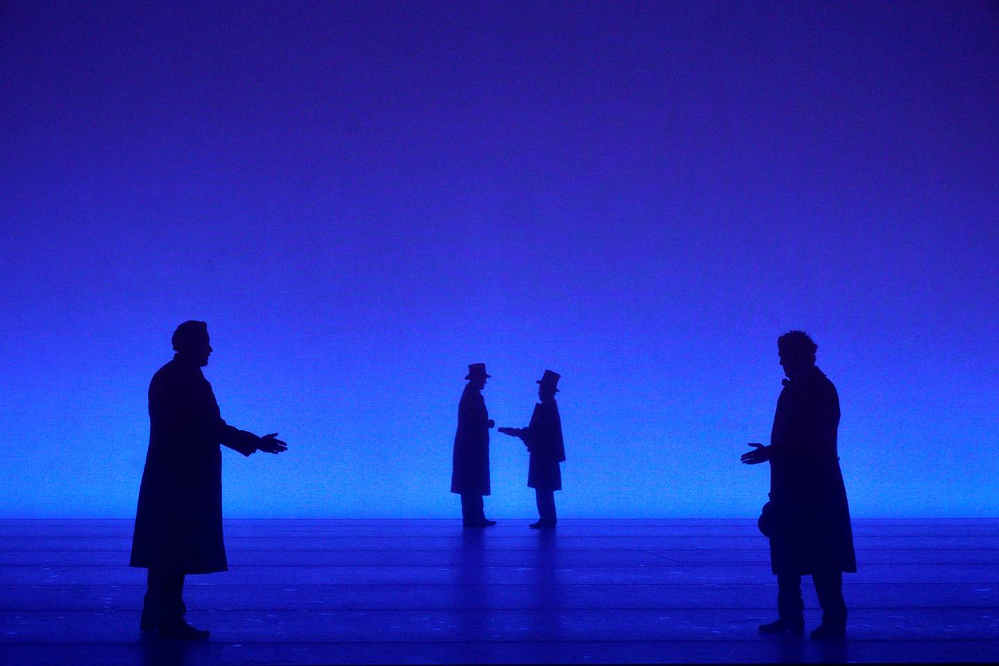 Eugene Onegin cast shadows