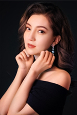 Meigui Zhang&#39;s headshot